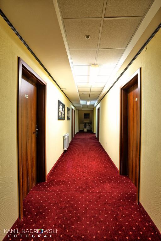 ראדומסק Hotel Zodiak מראה חיצוני תמונה