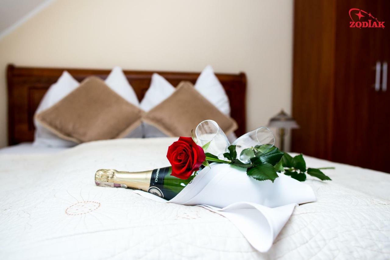 ראדומסק Hotel Zodiak מראה חיצוני תמונה