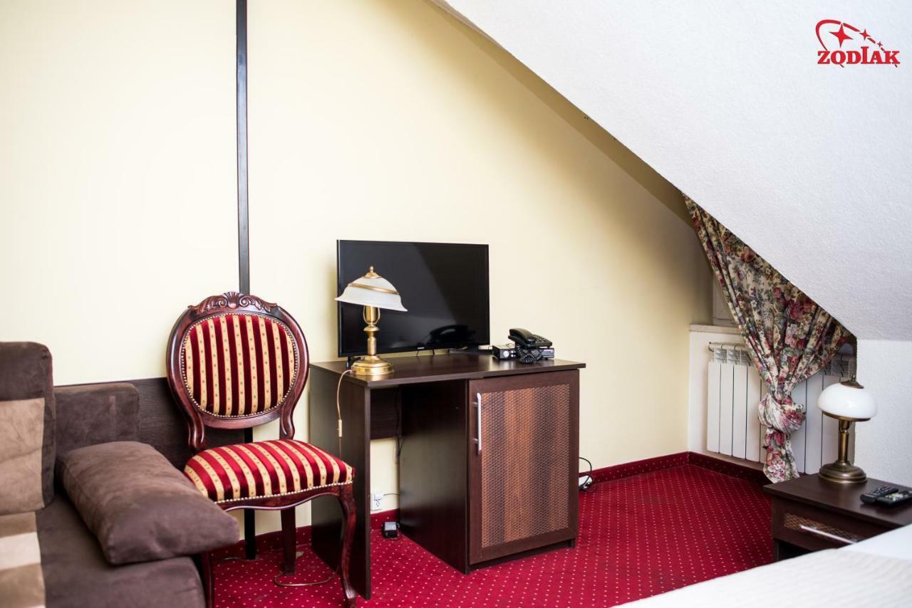 ראדומסק Hotel Zodiak מראה חיצוני תמונה